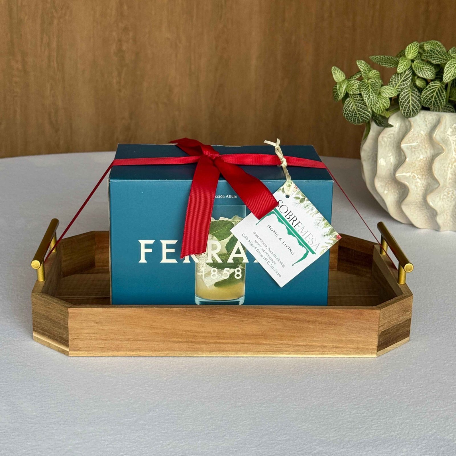 Bandeja Hexagonal + Caja de vasos Allure Long Drink