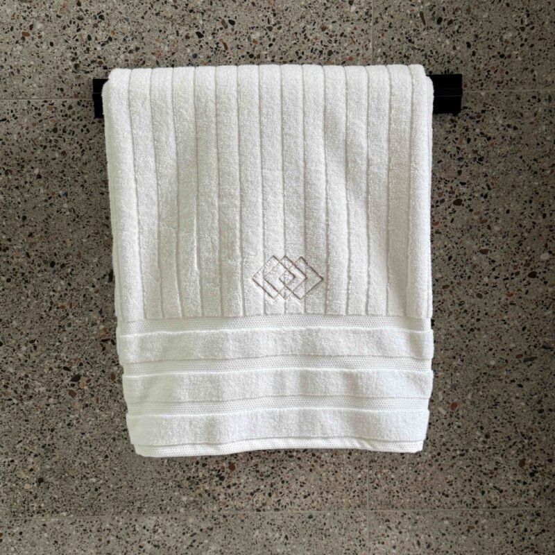 Pack: Toalla Rombos blanca Extra grande + manos