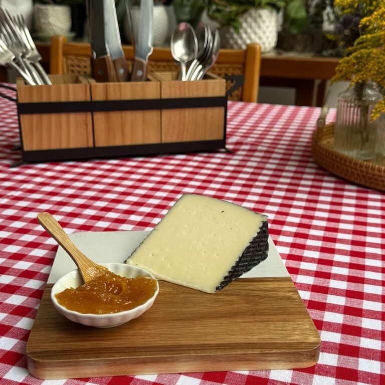 Tabla Cuadrada de madera y marmol