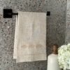 Toalla de manos avena / Fila de pescados beige